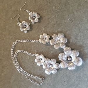 Silver flower set